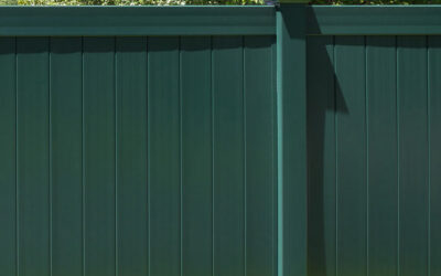 Choosing a Vinyl Fence Over a Wood Fence